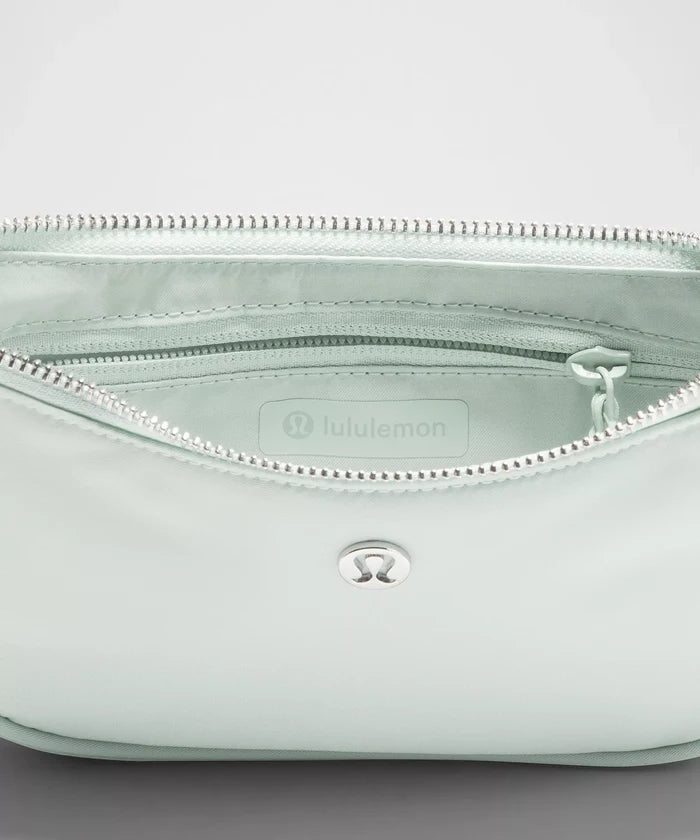 City Essentials Mini Shoulder Bag 1L