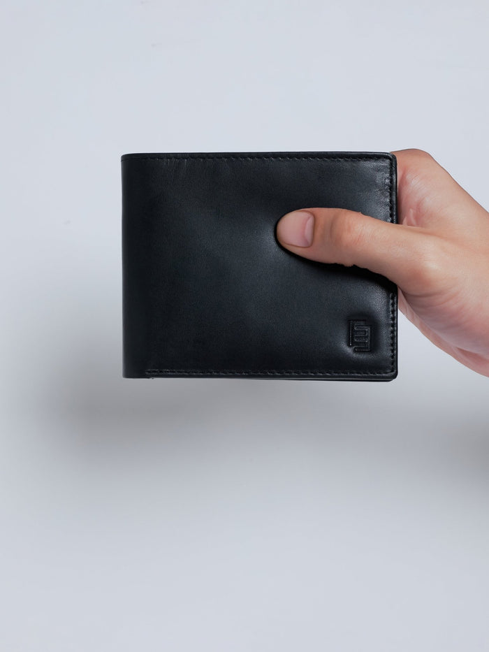 Arctic-5 - Vertical Leather ID Wallet - Black