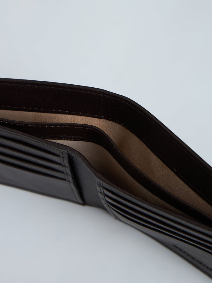 Arctic-5 - Vertical Leather ID Wallet - Brown