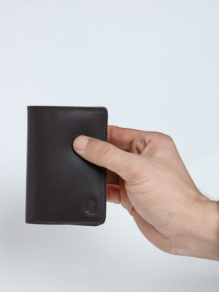 Arctic-8 - Vertical Leather Soft Wallet - Brown