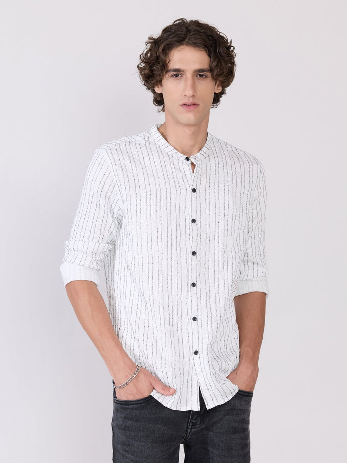 Aumena - Crinkle Pattern Striped Band Neck Shirt - White