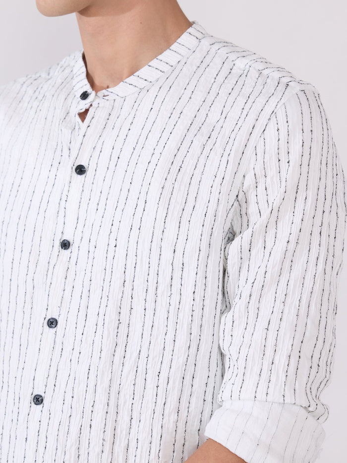 Aumena - Crinkle Pattern Striped Band Neck Shirt - White