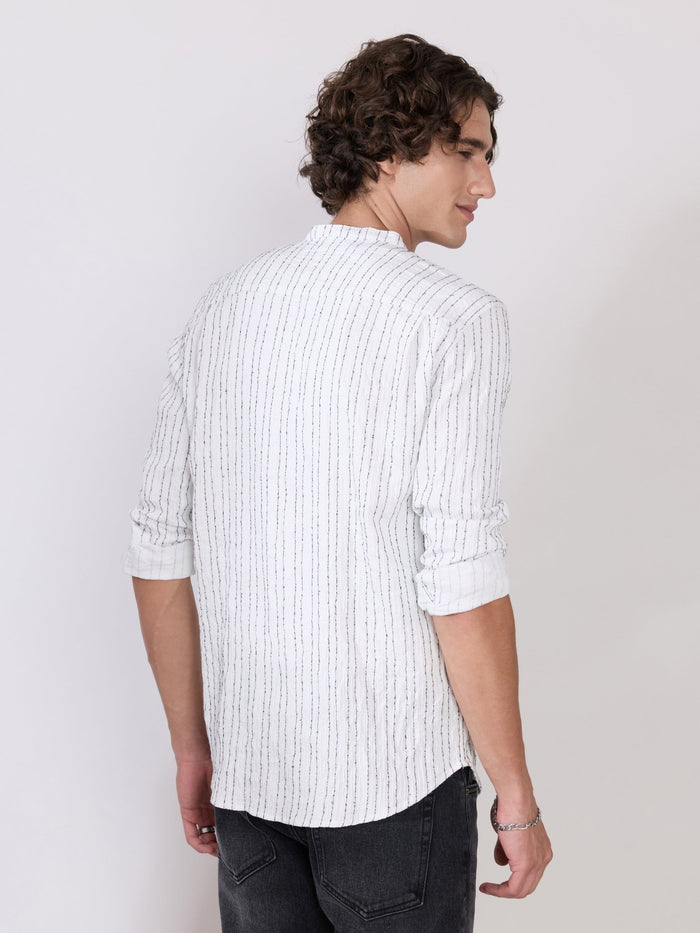 Aumena - Crinkle Pattern Striped Band Neck Shirt - White