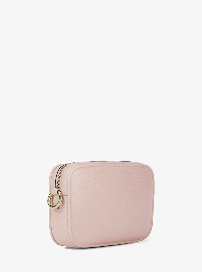 Bolsa crossbody Michael Kors de piel con herrajes dorados #color_MK Powder Blush