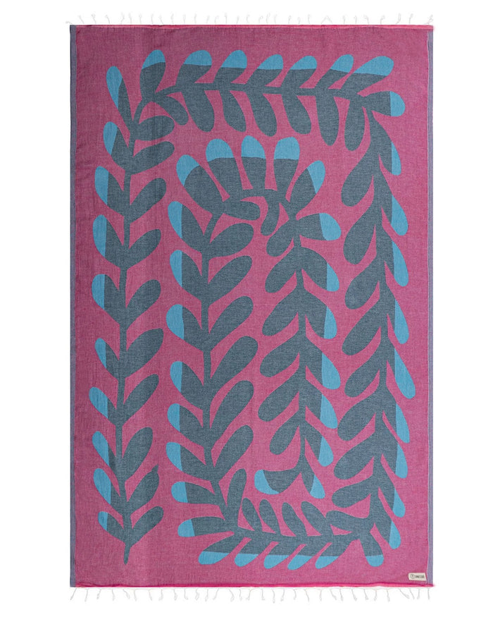 Fuchsia $|& Sand Cloud Kelp Towel - Large - VOF Detail