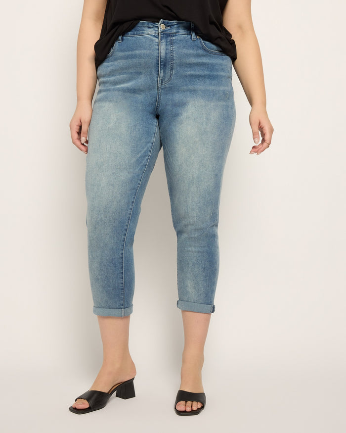 Medium Wash $|& SEAS Cyndi Cuffed Ankle Skinny Jeans - SOF Front