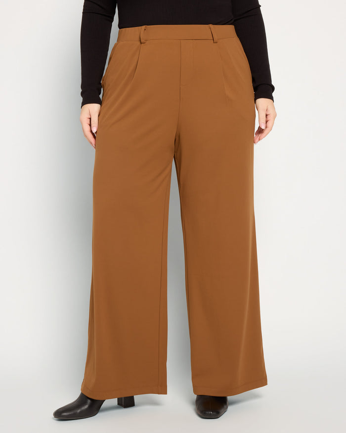 Chocolate $|& Bobeau Pleat Pant with Pockets - SOF Front