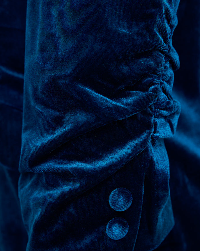 Teal $|& Skies Are Blue Ruched Sleeve Velvet Blazer - SOF Detail