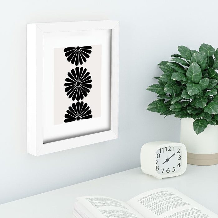 Retro Daisy I Recessed Framing Rectangle