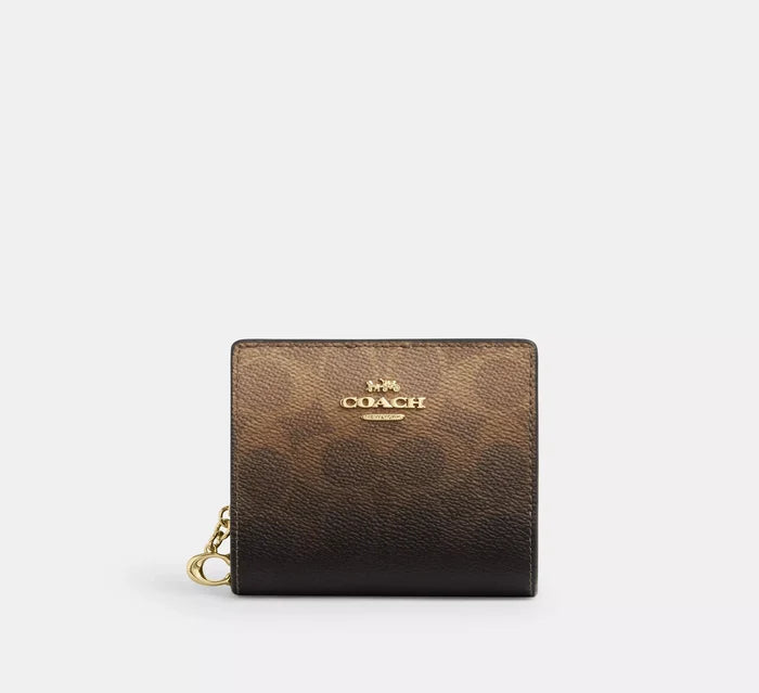 Cartera Coach pequeña Ombre Signature Canvas café con herrajes dorados