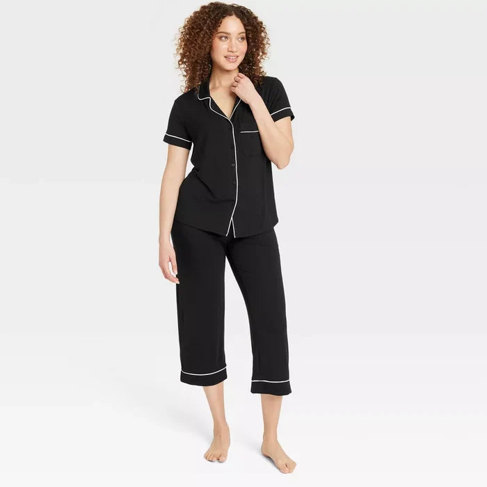 Auden Cloud Knit Modal Pajama Set pijama capri para mujer color negro #Color_Black
