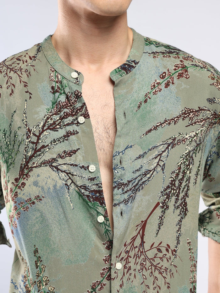 Xisoni - Abstract Printed Mandarin Collar Shirt - Moss Green