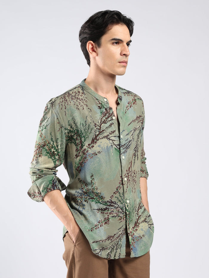 Xisoni - Abstract Printed Mandarin Collar Shirt - Moss Green