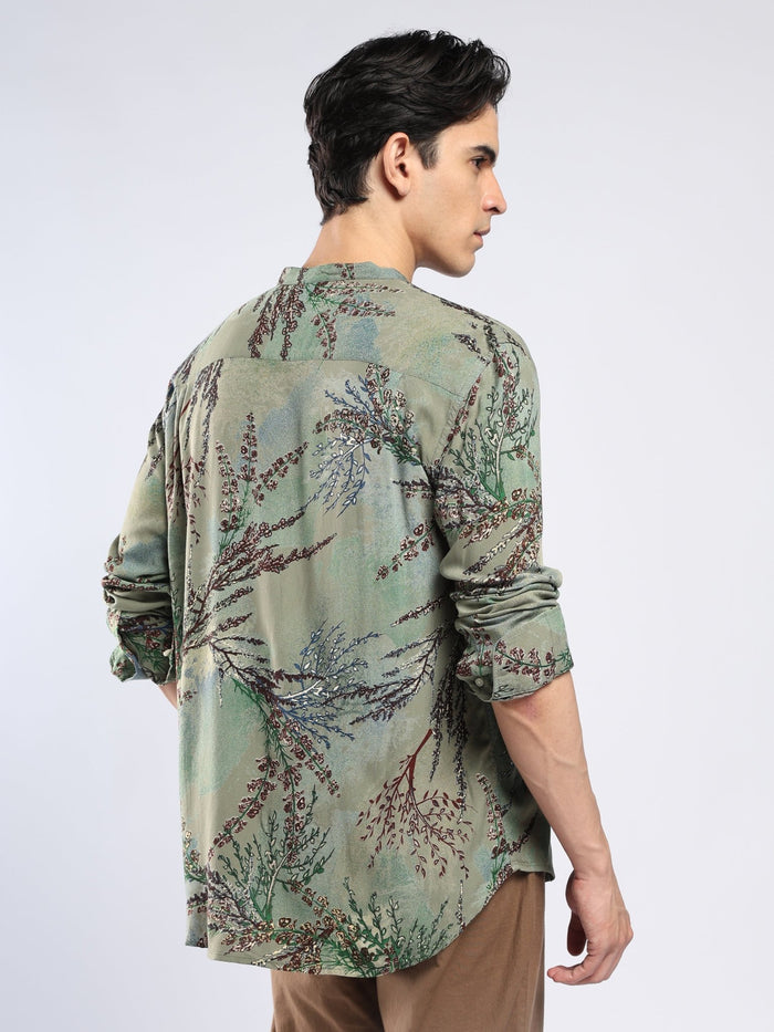 Xisoni - Abstract Printed Mandarin Collar Shirt - Moss Green