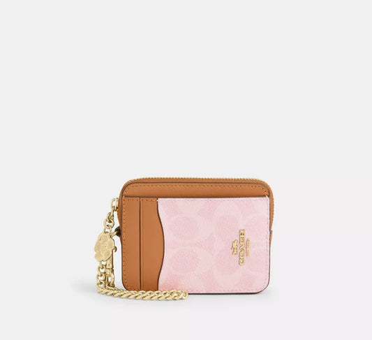 Coach Zip Card Case Signature Canvas | Cartera con cierre y charm